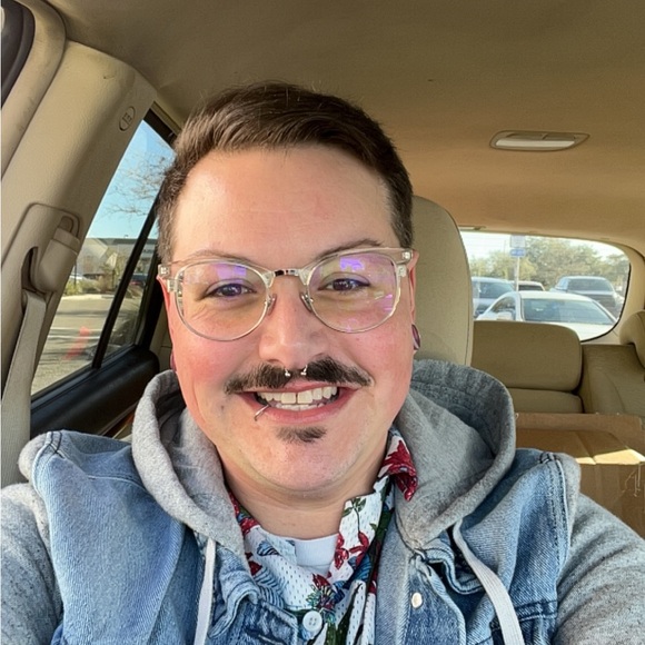 Meet your Posher, Sawyer - Picture 5 of 5